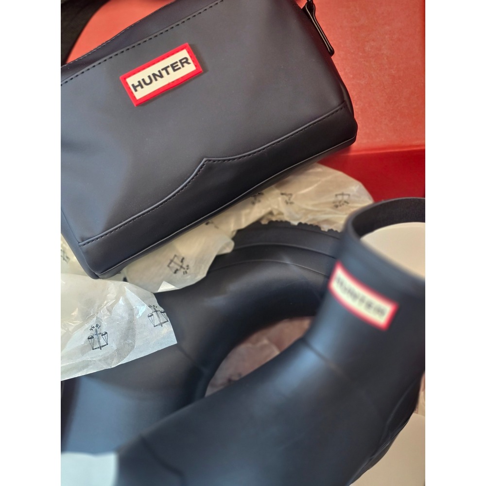 Hunter Womens Play Short Rain Boot Black Size 10 with Crossbody Bag Purse